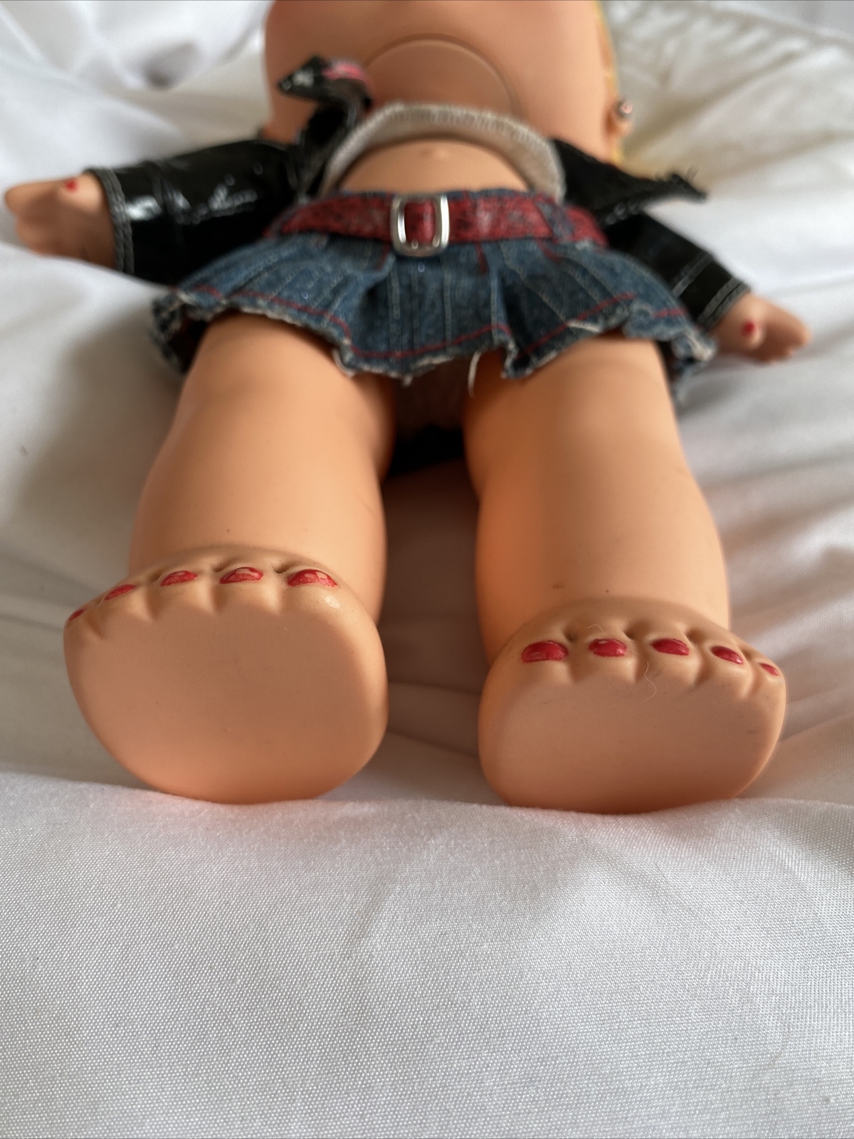 MGA ROCK ANGELZ Angels BIG Bratz BABYZ CLOE Doll Large 12" & Part of Outfit