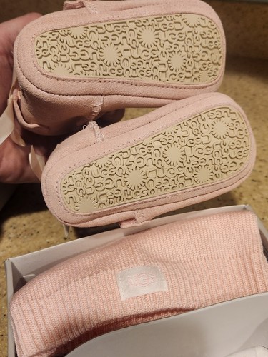 UGG unisex baby Pink Jesse Bow II and Beanie Boot Infant 4/5 - Picture 5 of 5