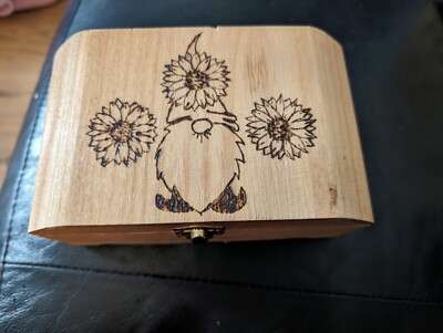 Pyrographie Gonk Box handverbrannt (kein Laser)