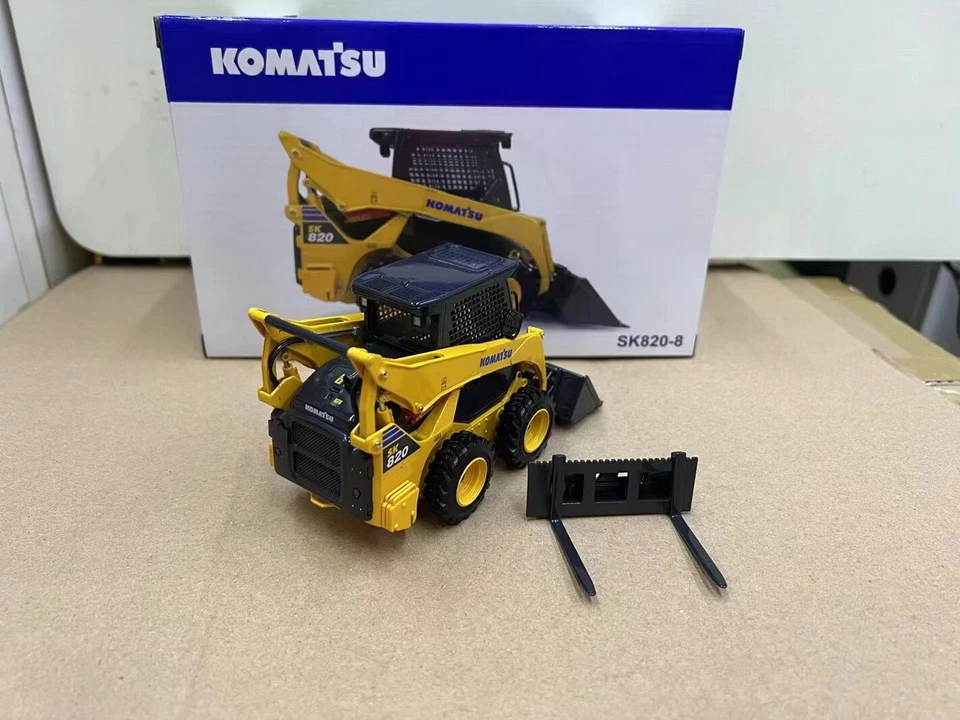 UH 1/25 Scale Komatsu SK820-8 Skid Steer Loader Diecast car Model Toy Gift - Image 3 of 4