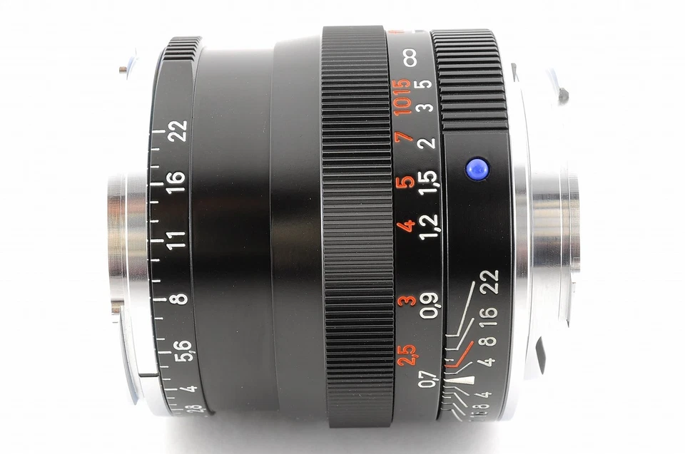 Carl Zeiss Planar T* 50mm f2 ZM Black for Leica M Mount w/Box -Mint- - Image 3 of 4