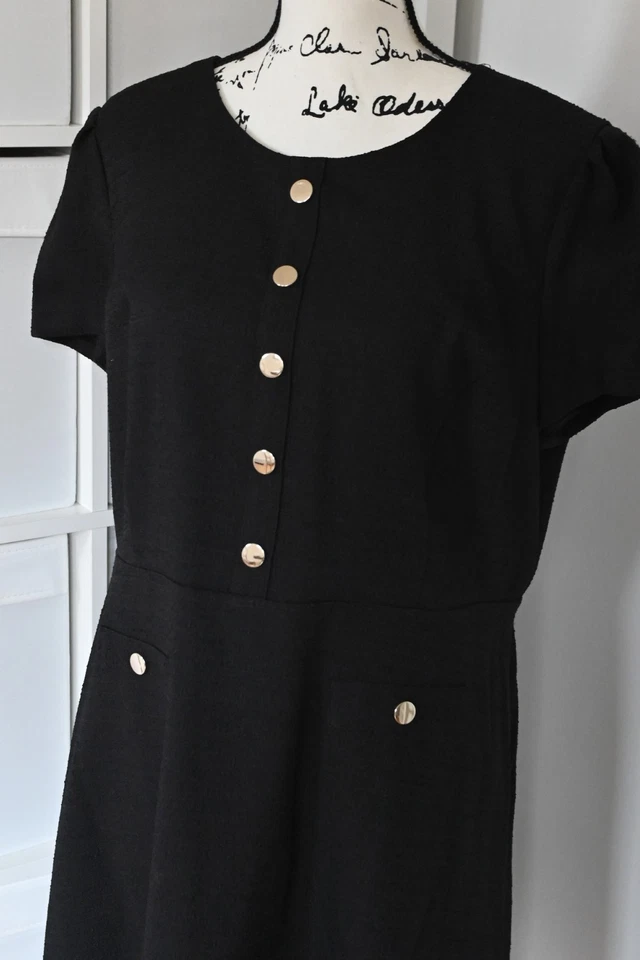 Nuevo Vestido Andrew Marc Pequeño Negro Manga Corta Talla 16 Carrera LBD NUEVO SIN ETIQUETAS Cremallera Trasera Foto 4 de 4