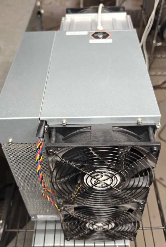 BitmainAntminerS21+216TH/sBitcoinASICMinerSHA256BTCOptionalwithBOS