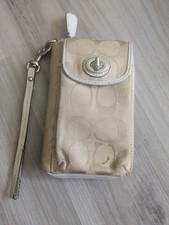 VTG Coach Park Signature Wristlet/Wallet Zip Around Turn Lock Pocket Khaki/Biege