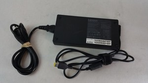 Lenovo 00HM626 100-240V ADL230NDC3A AC Adapter Für Slim Tip P50, P51, P52, P53