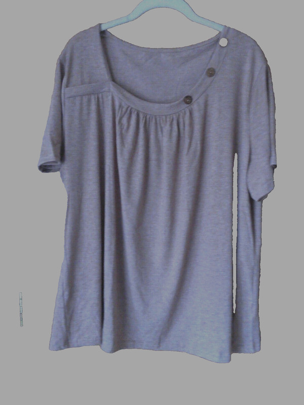 New Women's 4XL Heathered Beige Short Sleeve Shirt W/Button Accents & Pleating