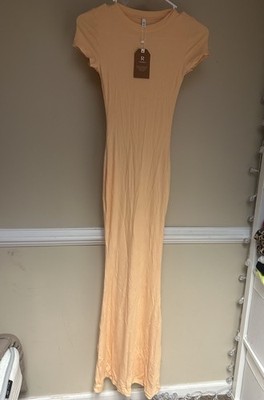 NWT Reoria Women's Peach Ribbed Bodycon Maxi Dress Short Sleeve Crew Neck XS/SM