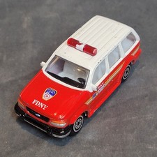 Petite voiture RealToy miniature Ford Explorer rouge occasion
