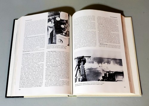 The World Book Encyclopedia 1976 Year Book - Picture 5 of 5