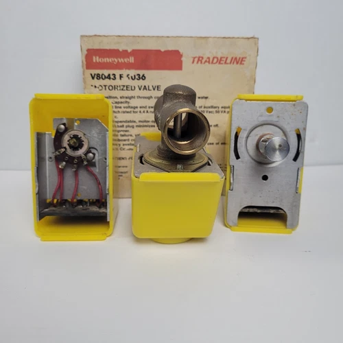 Lot of 3 Honeywell V8043F1036 Motorized 2 Position Zone Valve 24V 3/4"  UNTESTED