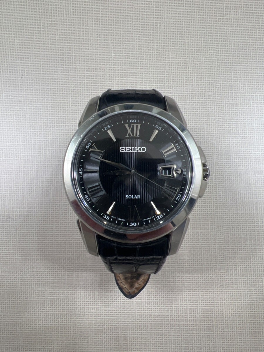 Large Seiko V157-0BF0 Date Stainless Steel Solar Mens Watch