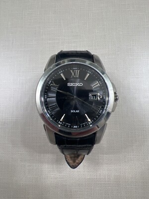 Large Seiko V157-0BF0 Date Stainless Steel Solar Mens Watch