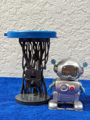 Vintage Tekno Dinkie Robot Koukou'kie Baby-Bot Manley Quest Toy