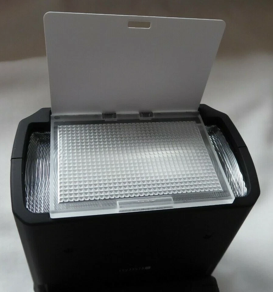 Sigma EF-610 DG ST Electronic Flash for NIKON Digital SLR Cameras  - Image 2 of 4