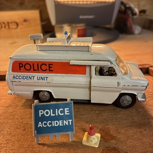 DINKY 287 (2ND.VERSION ) FORD TRANSIT POLICE ACCIDENT UNIT. GOOD USED CONDITTION