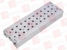 SMC SS5Y5-20-10-00T / SS5Y5201000T (NEW IN BOX)