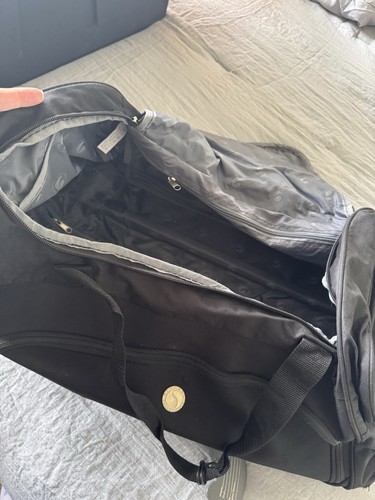 BLACK ROLLING DUFFEL BAG WITH WHEELS – SPACIOUS TRAVEL LUGGAGE
