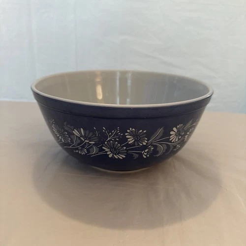 Pyrex Mixing Bowl 403 Colonial Mist Blue With White Flowers 8 ¾” 2.5 L