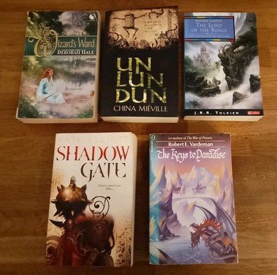BOOK - Bundle Of X5 Mixed Fantasy Science Fantasy Novels Paperbacks Lot #1 
