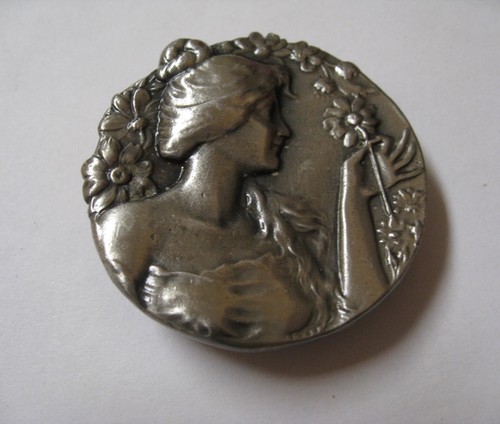 VINTAGE WOMAN HOLDING FLOWER ART NOUVEAU BOHO BERGAMOT BELT BUCKLE 70'S