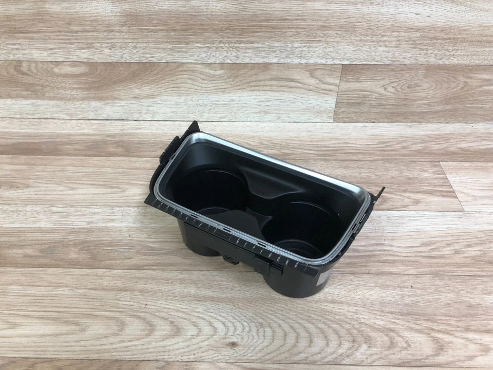 BMW OEM F80 F82 F83 M3 M4 CONSOLA CENTRAL DELANTERA PORTAVASOS 2015-2020 Foto 2 de 4