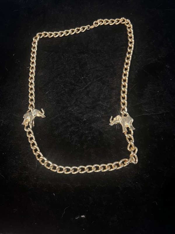 Beautiful Vintage Gold Tone Elephant Necklace 30 In