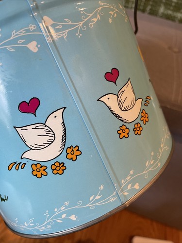 VTG Country Metal Tin Bucket w/ Handle Lunch Pail Biscuit Storage Tulips Sheep - Picture 11 of 11