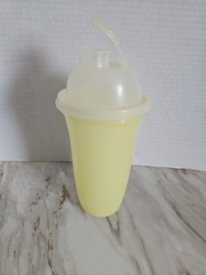 Vintage~Tupperware 2 pc Quick Shake Smoothie Gravy Shaker Mixer 844-2 Yellow