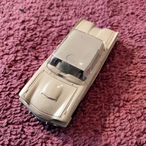 Aurora Vibrators #1544 1958 FORD THUNDERBIRD Beige With Beige Roof