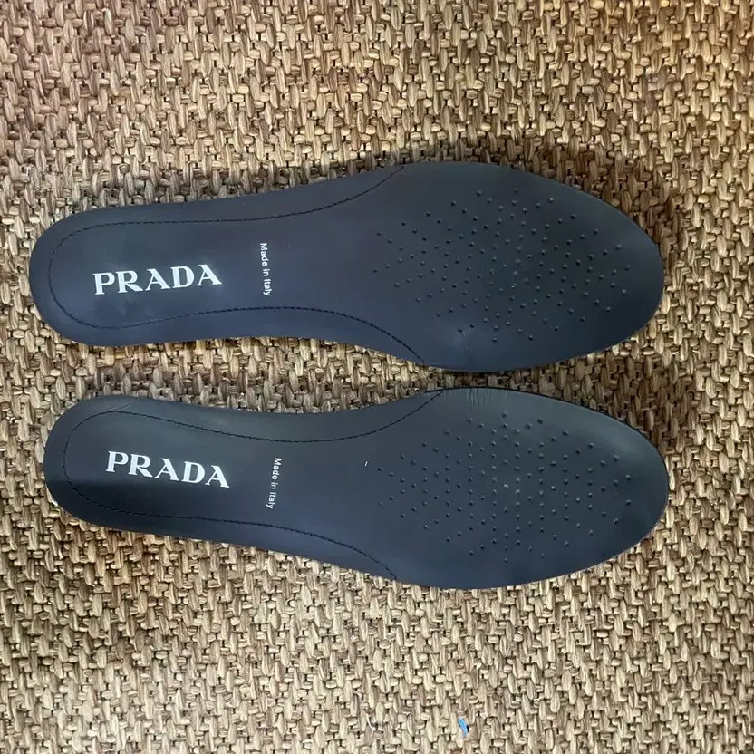 Prada Cropped Sneakers, Size 280, Excellent Condition thumbnail 8