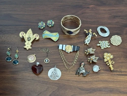 Vintage Mixed Lot of 15 Assorted Costume Jewelry Items plus 3 Pairs of Earrings
