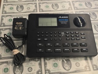 Alesis SR 16 Digital Drum Machine 16 Bit Stereo w/ Power Adapter