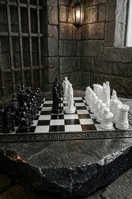 European Medieval Black & White Chess Set, Include Chess Board