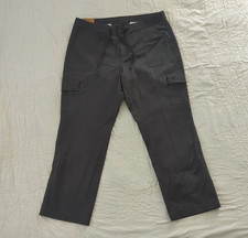 LL Bean Favorite Fit 16P Gray Cargo Pants Roll Tab Capri NWT