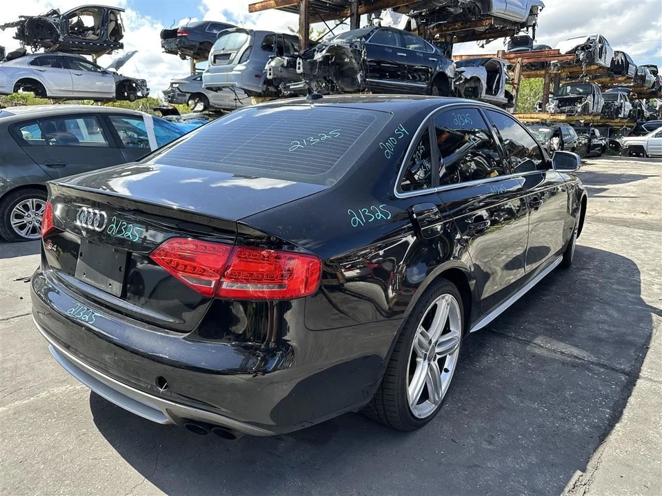 Bote de carbón de vapor de combustible 2010 11 12 Audi S4 8K0201801C Foto 3 de 4