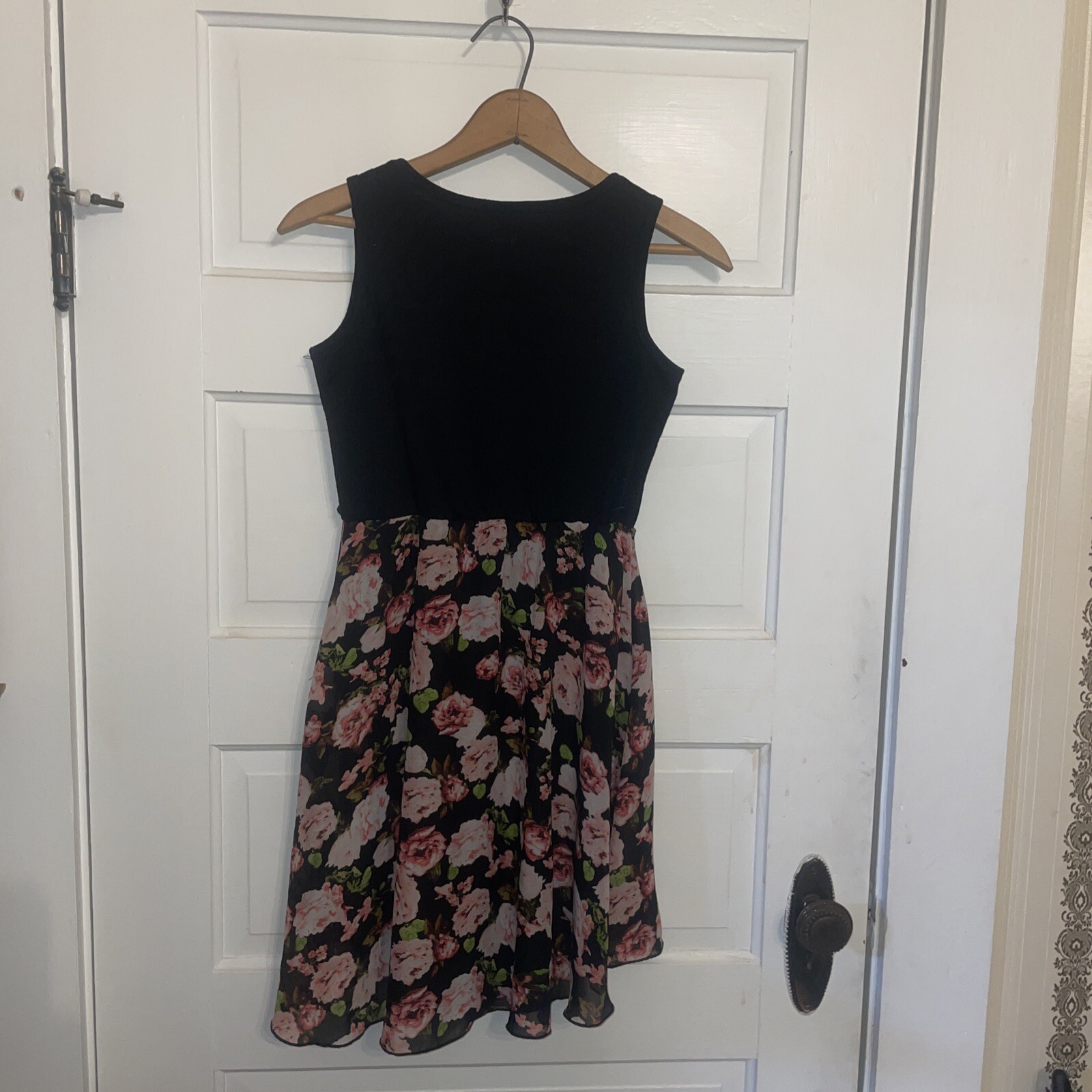 Picture 2 of 6