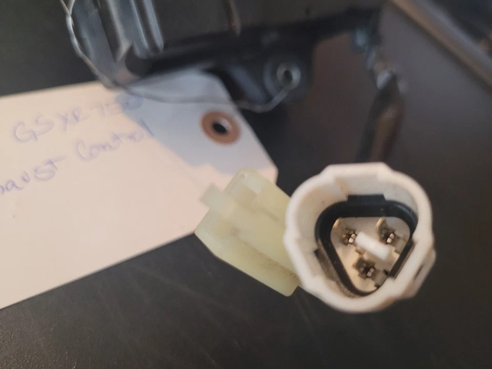 Actuador de control de escape 600 750 1000 para Suzuki GSXR750 2004-2007 Foto 3 de 4