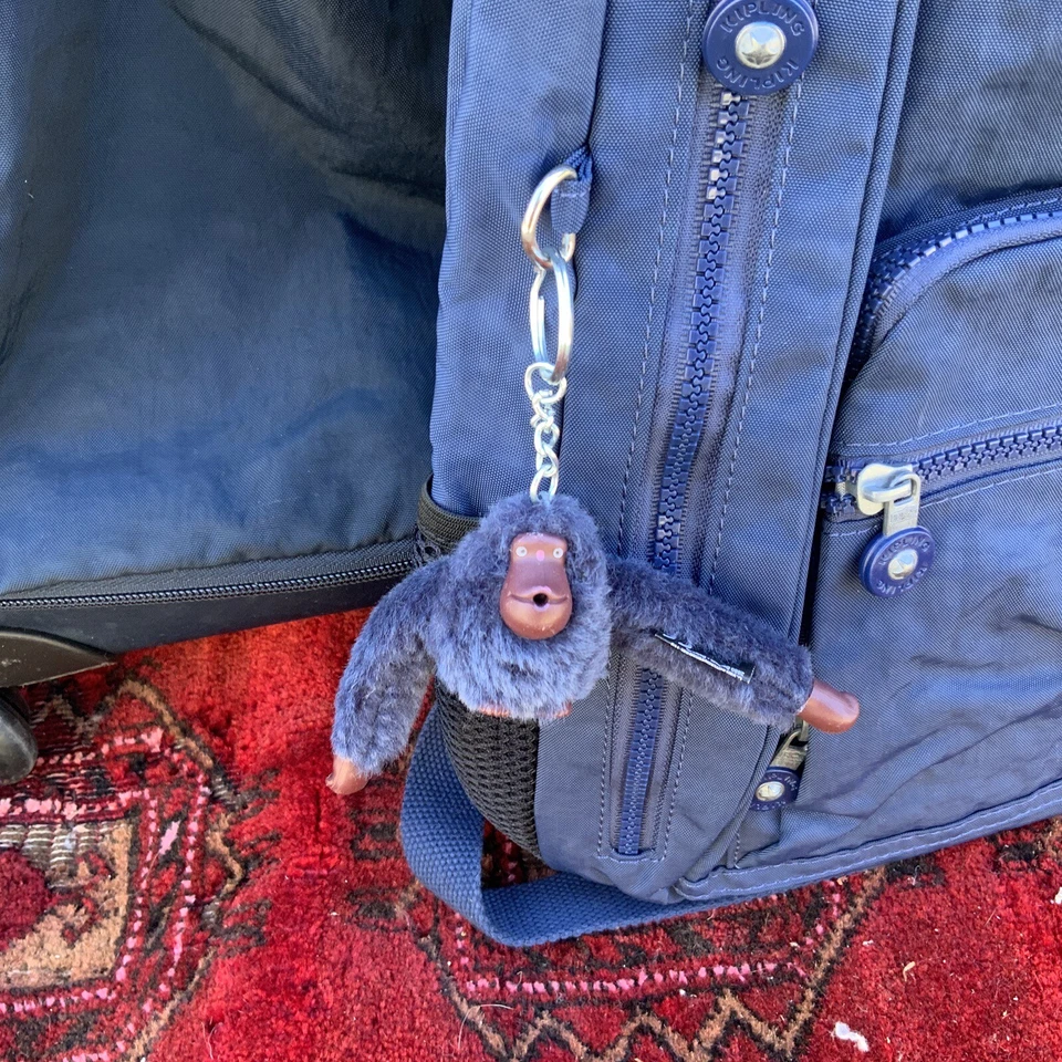 Kipling 24” Darcy Rolling mala vertical com rodas marinhas + mochila chave macaco - Imagem 2 de 4