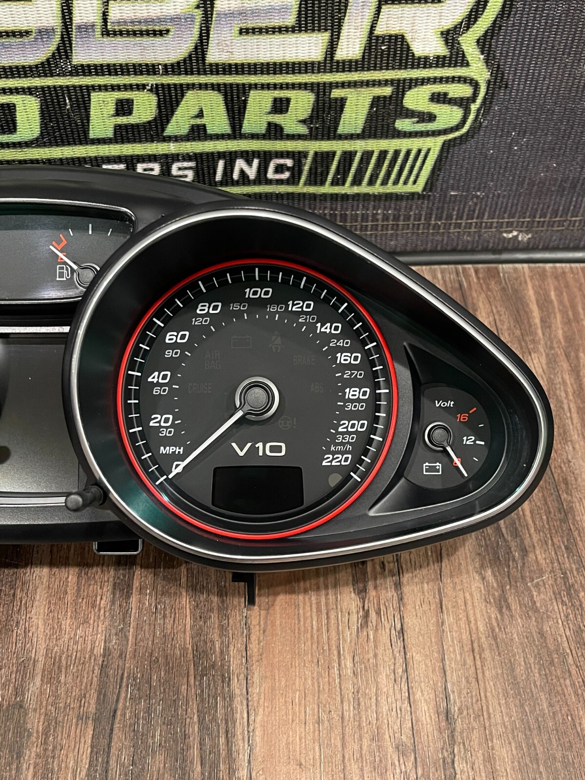2014-15 AUDI R8 V10 SPEEDOMETER INSTRUMENTAL GAUGE CLUSTER OEM 31K MILES AUTO T
