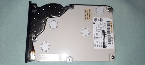 NEW FUJITSU INTERNAL 1GB 5.4K SCSI 50PIN 3.5''/HH M2694ESA - Picture 1 of 5