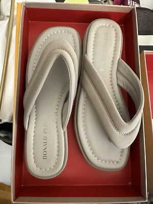 Donald Pliner Barberad Flip Flop Sandals W Size 7 Lgt Taupe Beach Boho Vacation