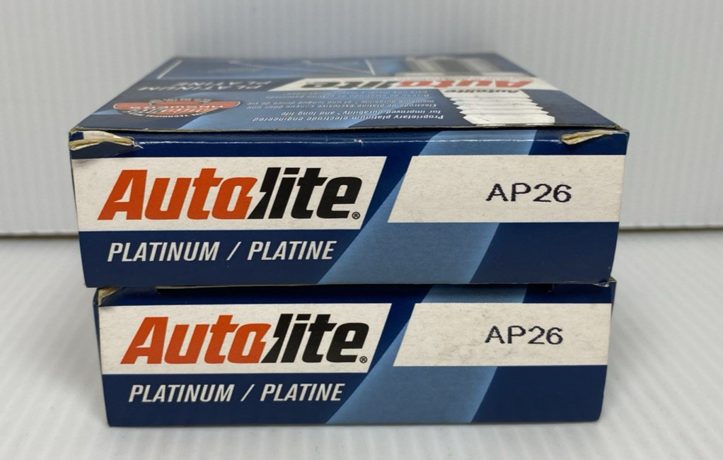 Lot of 8 Autolite Platinum Plugs AP26