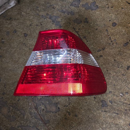 BMW E46 3er  Rückleuchte Heckleuchte Rücklicht Rechts 6910532