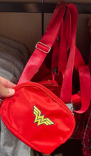 WARNER BROS. STUDIO TOUR WONDER WOMAN BELT BAG FANNY PACK NEW WITH TAG