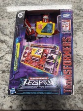 NEW Hasbro Transformers Legacy Voyager Autobot BLASTER & Eject Action Figure