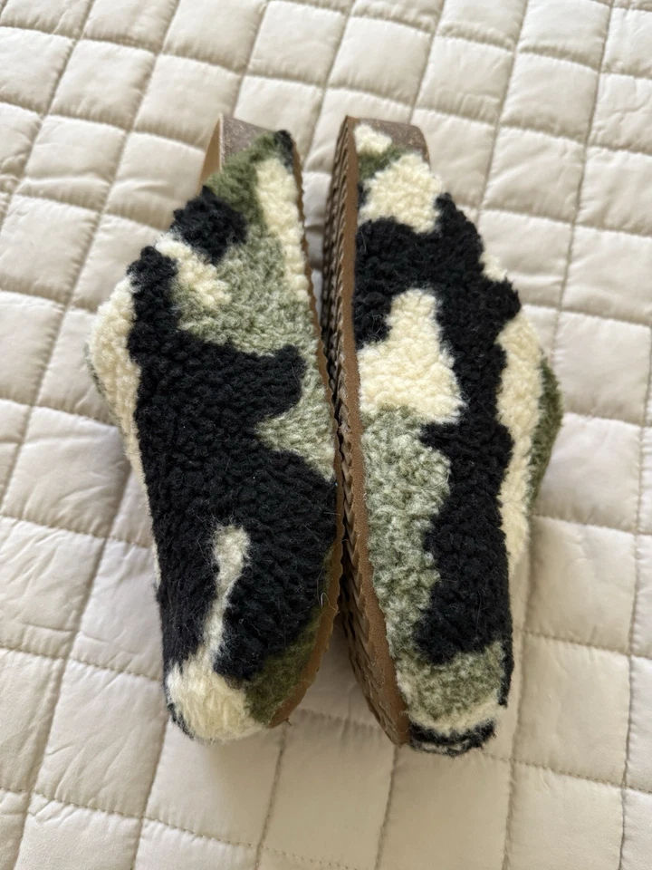 Zuecos sin cordones Steve Madden Vesa camuflaje para mujer talla 8 verde natural Sherling Foto 4 de 4