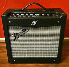Combo amplificador de modelado Fender Mustang I V2 20W práctica de guitarra eléctrica - usado LEER