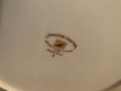 VINTAGE SIGNATURE COLLECTION QUEEN ANNE #113 DINNER PLATE GOLD
