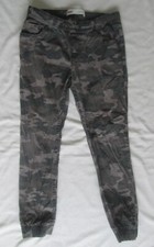 Levi's Boy Camo Jogger Elastic Waist Pants Boys 14R all cotton NICE