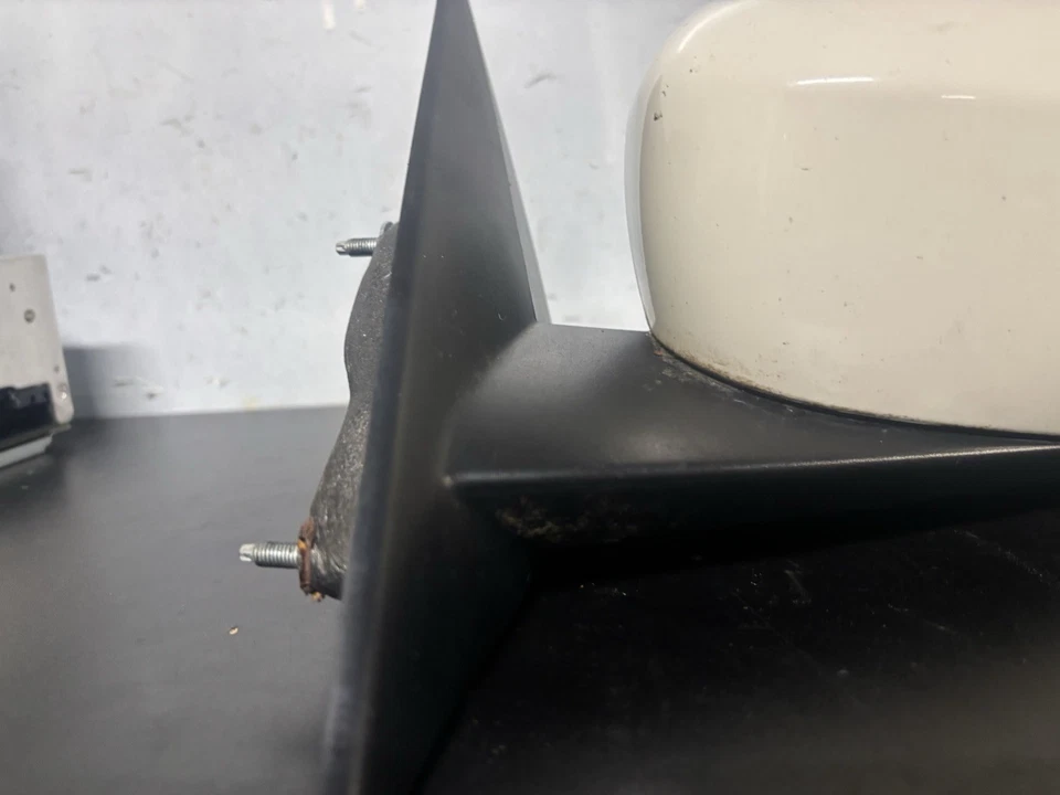 2005-2010 Chrysler 300 Driver  Left Side View Power Door Mirror OEM - Image 4 of 4